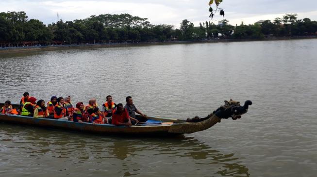 Liburan ke Setu Babakan, ini dia pilihan aktivitas yang bisa dilakukan. (Suara.com/Risna Halidi)