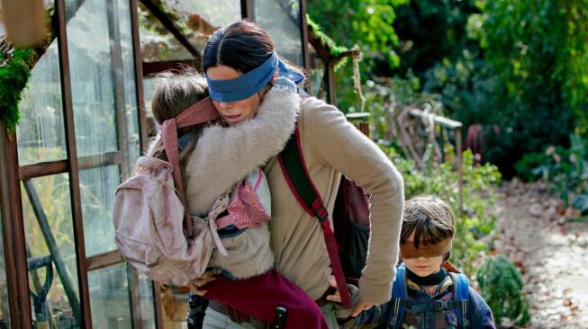 Dianggap Berbahaya, Netflix Minta Bird Box Challenge Dihentikan