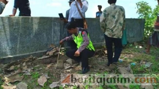 Mengerikan, Begini Kronologi Bayi Dikubur Hidup-hidup di Sidoarjo