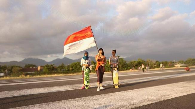 Komunitas Longboard Girls Crew Indonesia. (Instagram/@lgcindonesia)