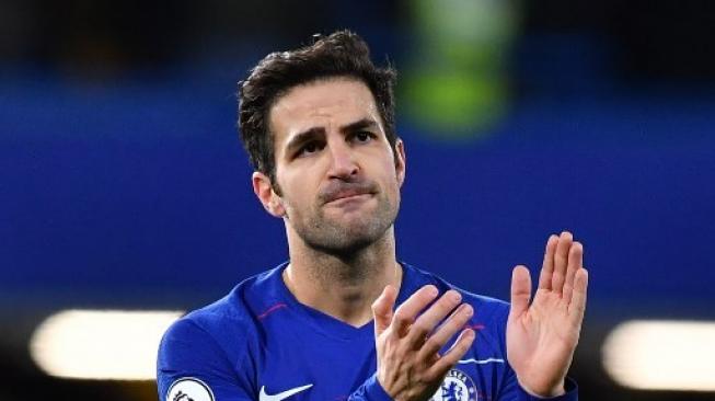 Cesc Fabregas meninggalkan arena pertandingan di menit 85 saat Chelsea menghadapi Nottingham Forest di putaran ketiga Piala FA, 5 Januari 2018 [AFP]