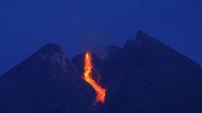 Gunung Merapi Lima Kali Alirkan Lava Pijar pada Selasa