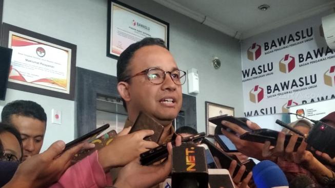 Diperiksa Bawaslu Soal Salam Dua Jari, Anies Dicecar 27 Pertanyaan