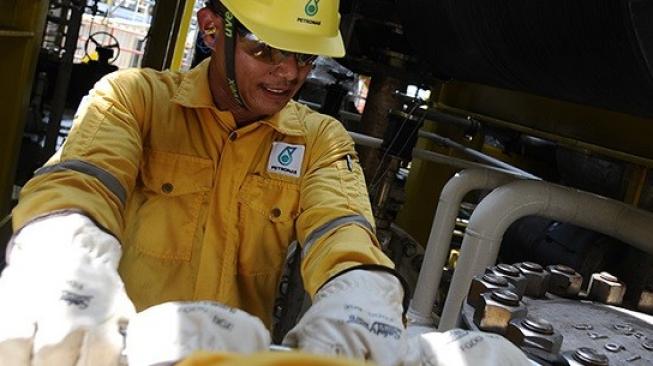 Perbandingan Laporan Keuangan Pertamina dan Petronas, Laba Perusahaan Beda Jauh