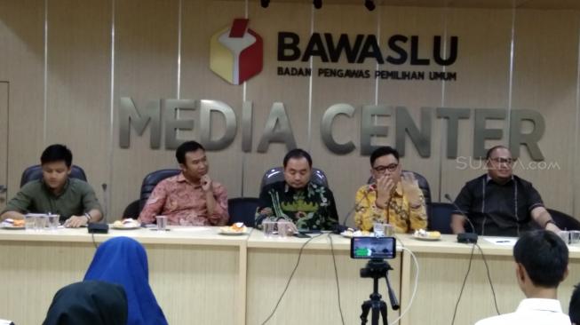 Diskusi di Bawaslu, Jakarta. (Suara.com/Walda Marison)
