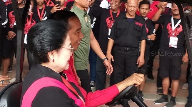 Suruh Jokowi Blusukan Megawati Tangan Saya Dulu Salaman Sama Orang Lepra