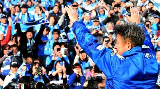 Yokohama FC Perpanjang Kontrak Striker Berusia 51 Tahun Ini