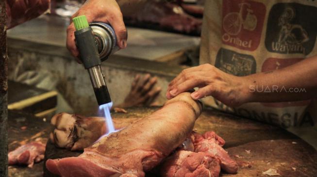 Daging Babi Bertulis Daging Sapi Beredar Pasar Bandung saat Ramadan
