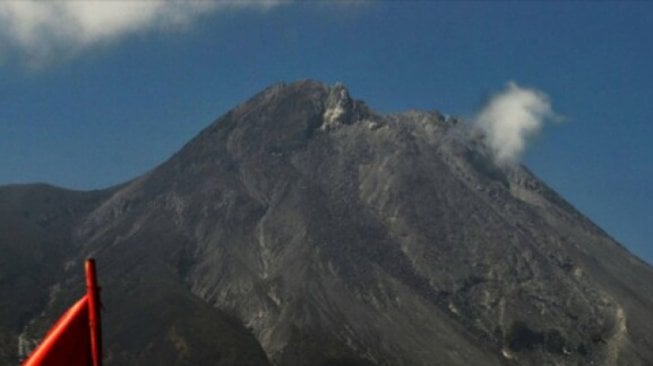 Gunung Merapi Enam Kali Luncurkan Guguran Lava Pijar Sejak Tadi Malam