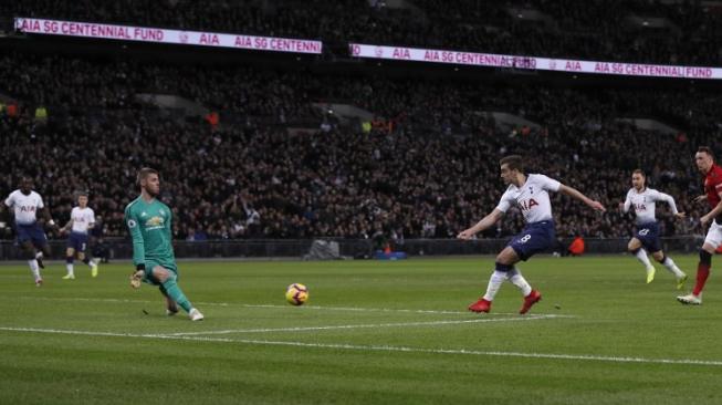 Gelandang Tottenham: Man United Menang karena De Gea