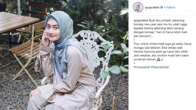 Ayu Pratiwi berhijab. [instagram/ayupratiwi]