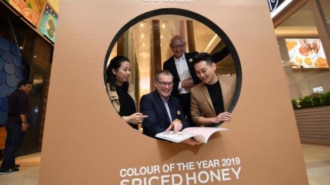 Spiced Honey Jadi Color of the Year 2019, Warna Hangat untuk Rumah