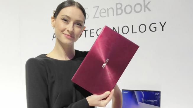 Laptop Asus ZenBook. [Suara.com / Tivan RAHMAT]