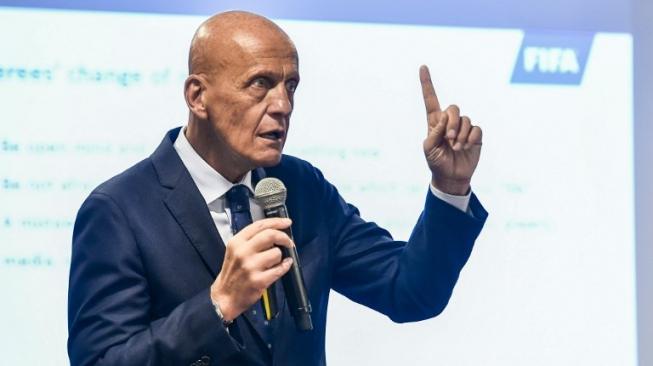 Wasit legendaris asal Italia Pierluigi Collina [AFP]