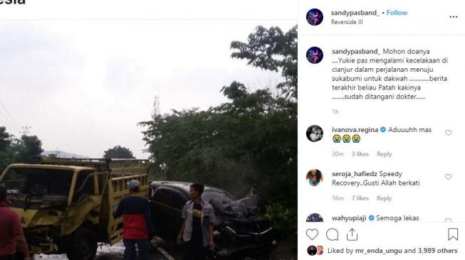 Yukie Pas Band alami kecelakaan mobil di perjalanan dakwah menuju Sukabumi. [instagram/sandypasband_]