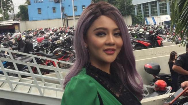 Jenita Janet Kaget dan Gembira Kabar Saipul Jamil Akan Menikah