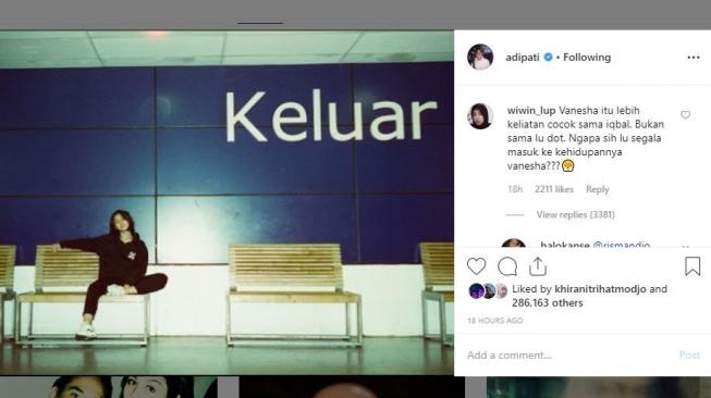 Reaksi Adipati Dolken saat Vanesha Prescilla dibilang lebih cocok dengan Iqbaal Ramadhan. [instagram/adipati]