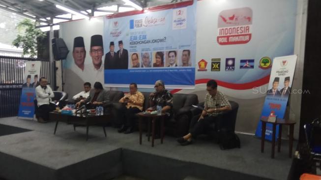 Diskusi bertajuk 'Jejak-jejak Kebohongan Jokowi?' di Sekretariat Nasional (Seknas) Prabowo - Sandiaga, Jalan HOS Cokroaminoto, Jakarta Pusat, Kamis (22/1/2019).