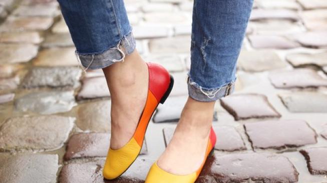 Ilustrasi sepatu flat. (Shutterstock)