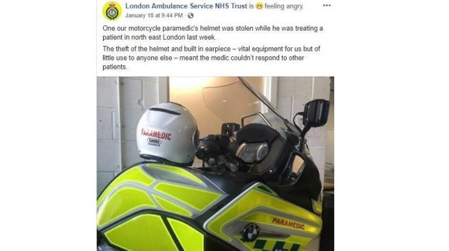 Unggahan jenis helm NHS Trust yang dicuri [Facebook: London Ambulance Service NHS Trust].