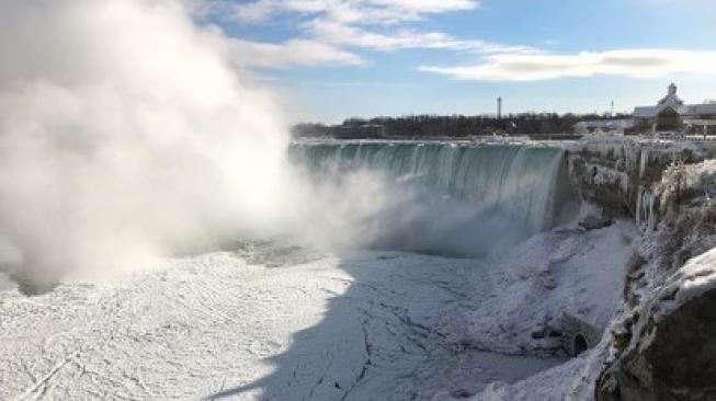 Air terjun Niagara membeku. (Instagram/ingegroot)