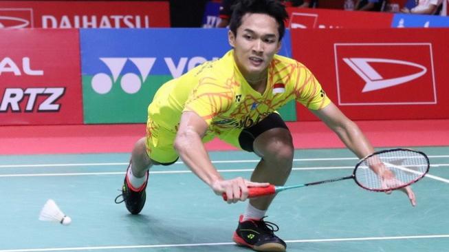 Pebulutangkis tunggal putra Indonesia, Jonatan Christie, melaju ke perempat final Indonesia Masters 2019 usai mengalahkan juara BWF World Tour Finals 2018, Shi Yuqi (China), di Istora Senayan, Jakarta, Kamis (24/1). [Humas PBSI]