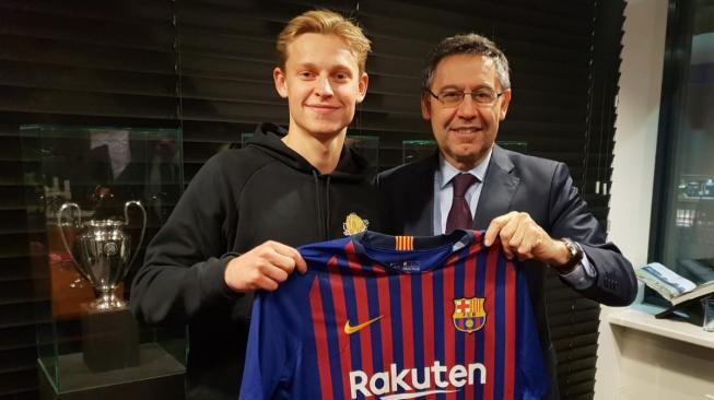 Frenkie de Jong Tak Sabar Merumput Bareng Lionel Messi