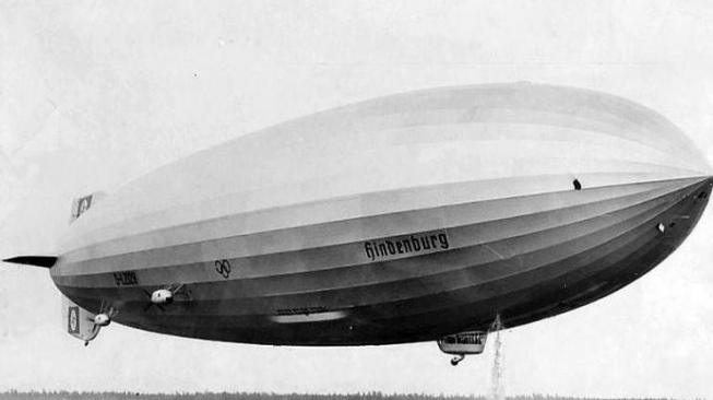 Pesawat raksasa Hindenburg (Wikipedia) 