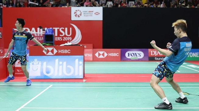 Pasangan ganda putra Indonesia, Kevin Sanjaya Sukamuljo/Marcus Fernaldi Gideon, menaklukkan kompatriotnya Fajar Alfian/Muhammad Rian Ardianto di babak perempat final Indonesia Masters 2019 di Istora Senayan, Jakarta, Jumat (25/1). [Humas PBSI]