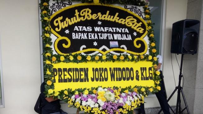 Konglomerat Eka Tjipta Wafat, Presiden Jokowi Kirim Karangan Bunga