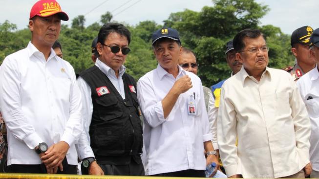 Tinjau Banjir Sulsel, Wapres Minta Kemensos Salurkan Santunan Ahli Waris