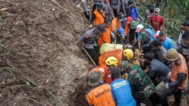 Satu Keluarga Tewas Tertimbun Longsor Di Buleleng Bali