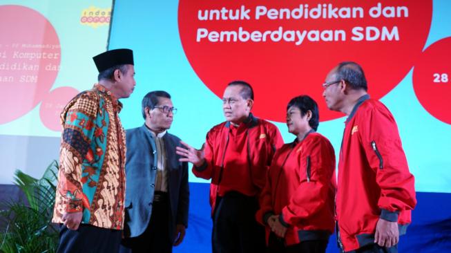 Dukung Pengembangan Pendidikan, Indosat Ooredoo Donasikan Komputer