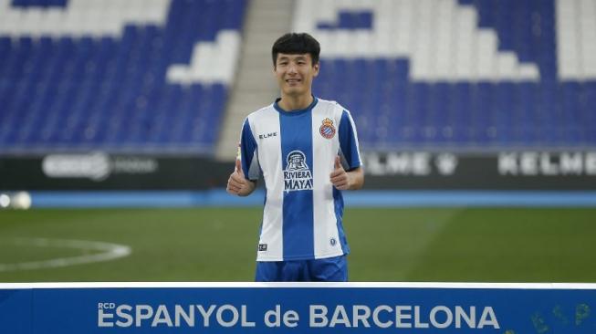 Impor Bomber dari China, Espanyol Perkenalkan Wu Lei di Cornella El Prat