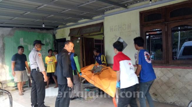 Sering Marahi Istri, Joko Santoso Ditemukan Gantung Diri di Teras Rumah