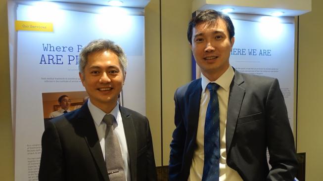 Dr. Richard Quek dan Dr. Poh Beow Kiong, pakar kanker dari Parkway Cancer Center Singapore. (Dok. Maverick)