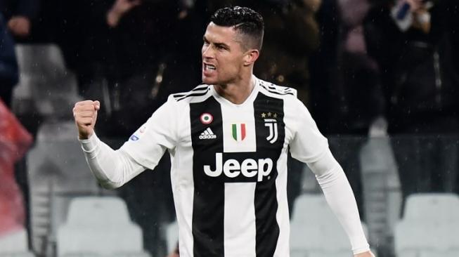Ekspresi striker Juventus, Cristiano Ronaldo, usai mencetak gol keduanya ke gawang Parma dalam lanjutan Liga Italia pekan ke-22 di Juventus Arena, Sabtu (2/2/2019) atau Minggu dini hari WIB. [AFP/Marco Bertorello]