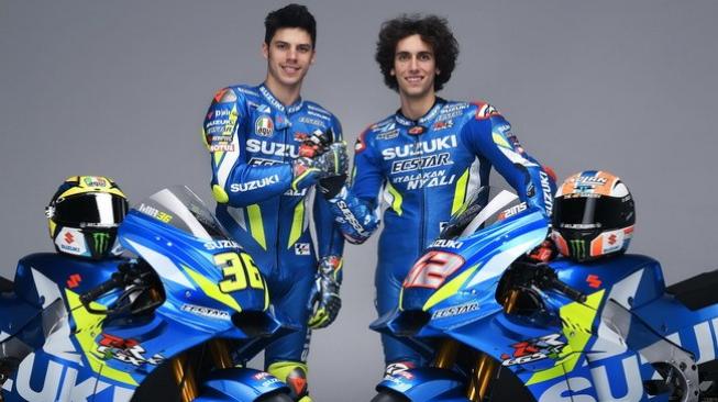 Duet pebalap tim Suzuki Ecstar, Joan Mir dan Alex Rins, dalam peluncuran motor terbaru untuk MotoGP 2019. [Dok. Suzuki Racing]