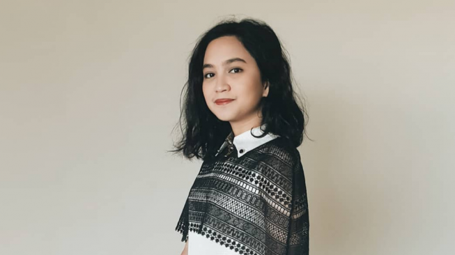 Yuk Intip Street Style ala Rachel Amanda, Pemeran Film Terlalu Tampan