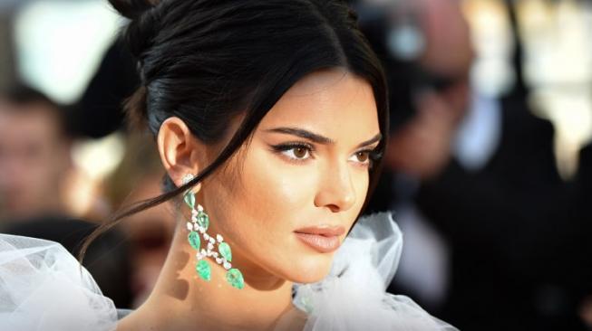 Kurang Montok, Kendall Jenner Minder Jadi Bagian Keluarga Kardashian