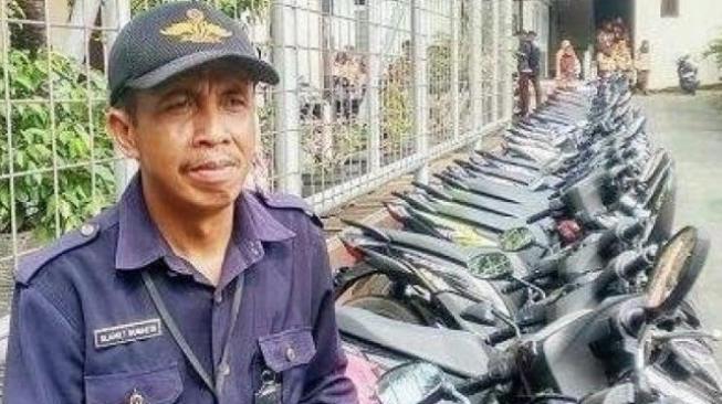 Slamet Gunaedi, satpam penyusun motor serasi [Instagram: seputartangsel].