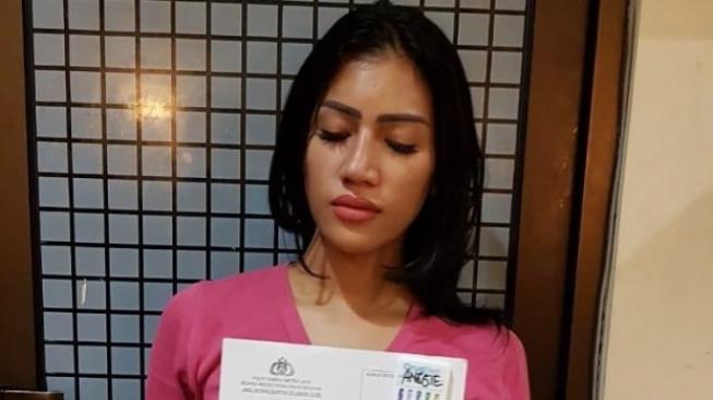 Artis Reva Alexa Isap Sabu agar Tetap Kencang saat Begadang