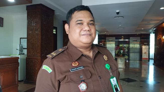 Begitu Sampai Surabaya, Ahmad Dhani Langsung Dibawa ke Rutan Medaeng