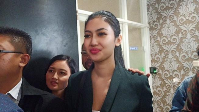 Della Perez Tak Pernah Berikan Foto dan Video ke Mucikari Vanessa Angel