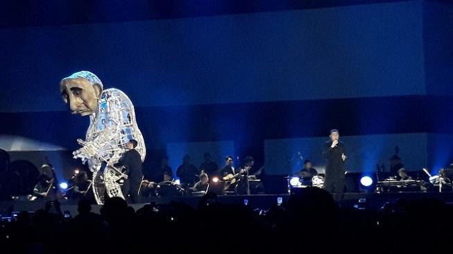 Konser Monokrom Tulus di Istora Senayan, Rabu (6/2/2019) malam. [Ismail/Suara.com]