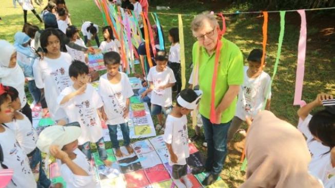 Program Corporate Social Responsibility dari  TAUZIA Hotels yang berdedikasi untuk memberikan pendidikan untuk anak - anak. (Dok HARRIS Hotel)