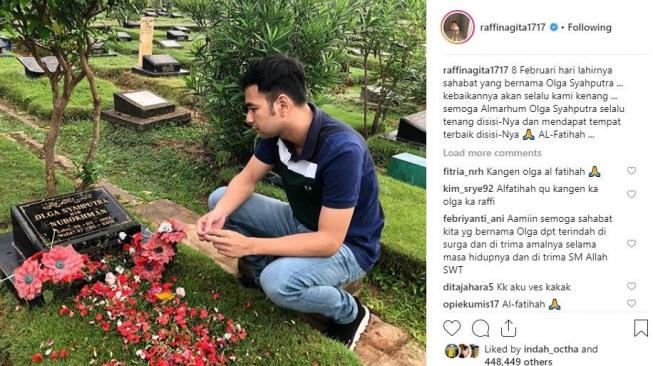 Raffi Ahmad mengunjungi makam Olga Syahputra. [instagram/raffinagita1717]