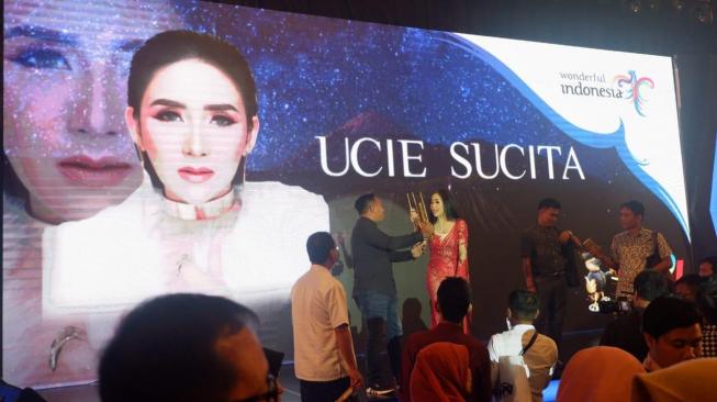 Ucie Sucita di acara Gala Dinner peluncuran buku Jurnalisme Ramah Pariwisata di Hotel JW Marriot Surabaya, Kamis (7/2/2019) malam. (dokumentasi pribadi)