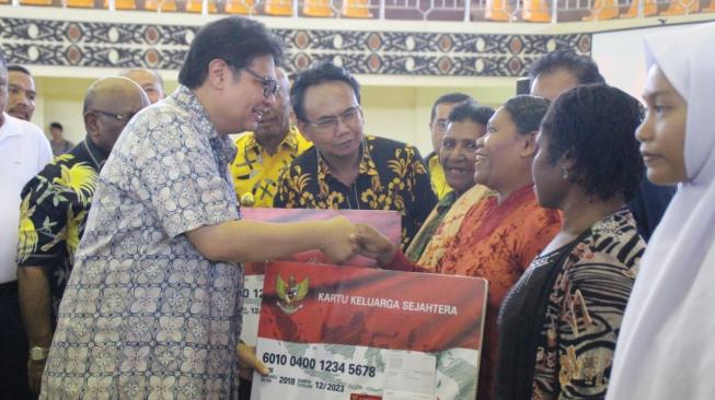 Terima Bantuan PKH, 1200 Keluarga Jayapura Cairkan Bansos