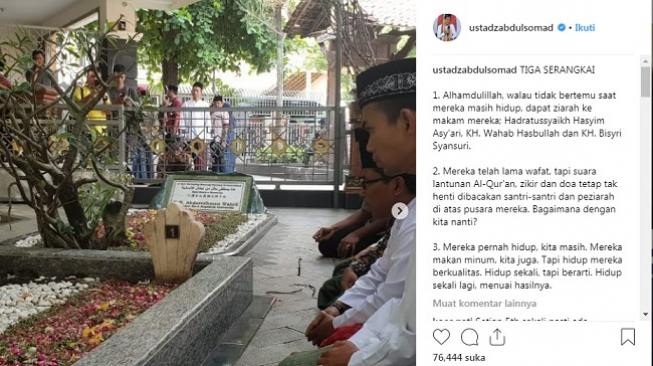 Ustaz Abdul Somad berziarah ke makam ulama pendiri NU. (Instagram)